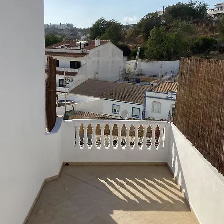 Refugio No16 Ocean Air & Rooftop Flair Αλμπουφέιρα